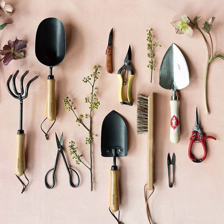 Top Brands Offering Garden Tools and Accessories with Coupons